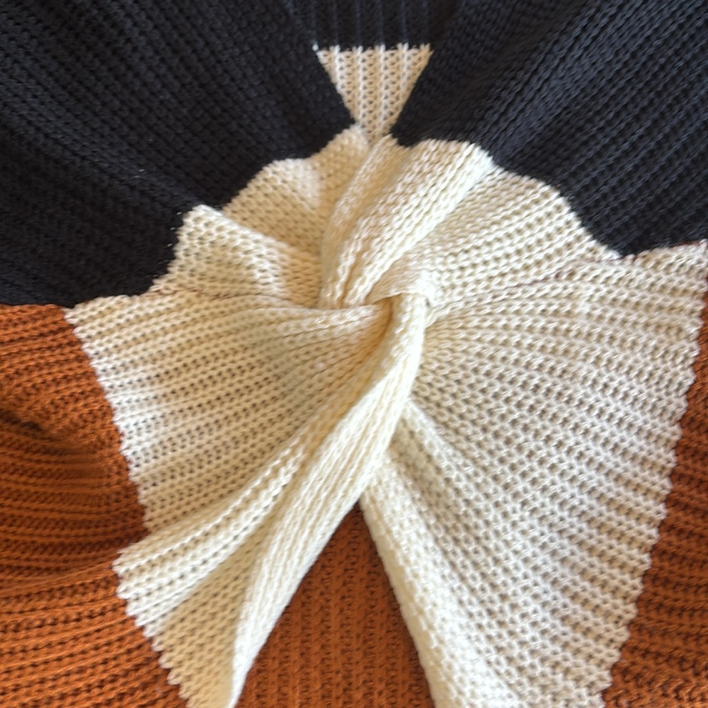 Sweater - Picture 2 of 3